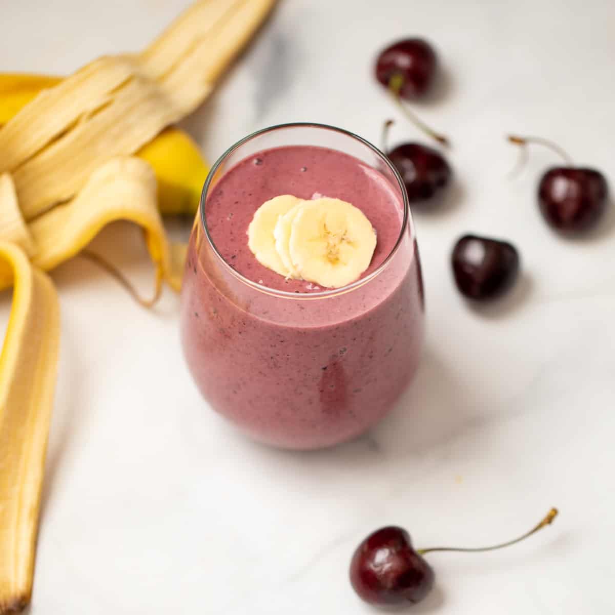 Cherry Milkshake Smoothie: Creamy, Vanilla Secret, No Banana
